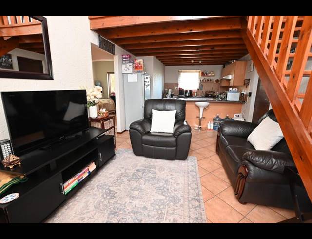 2 BEDROOM APARTMENT FOR SALE IN LONEHILL